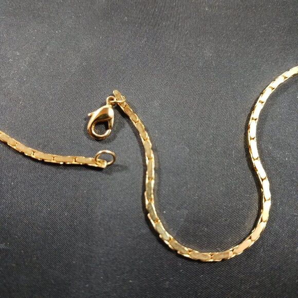 Vintage 70's Costume Jewelry Gold Tone Chain Pedant Necklace - Picture 6 of 10